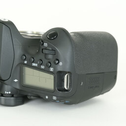 Canon EOS 90D