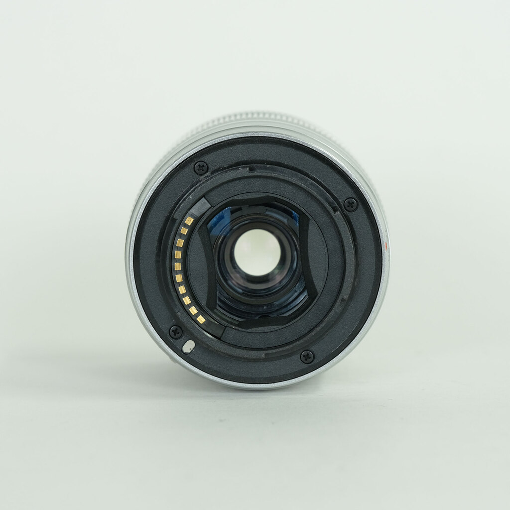 FUJIFILM フジノン XC16-50mm F3.5-5.6 OIS シルバー FUJIFILM フジノン XC16-50mm F3.5-5.6 OIS シルバー
