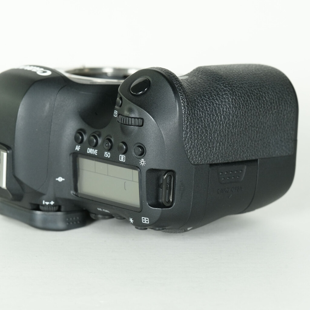 Canon EOS 6D Mark IIの出品 | ONE SCENE（ワンシーン）