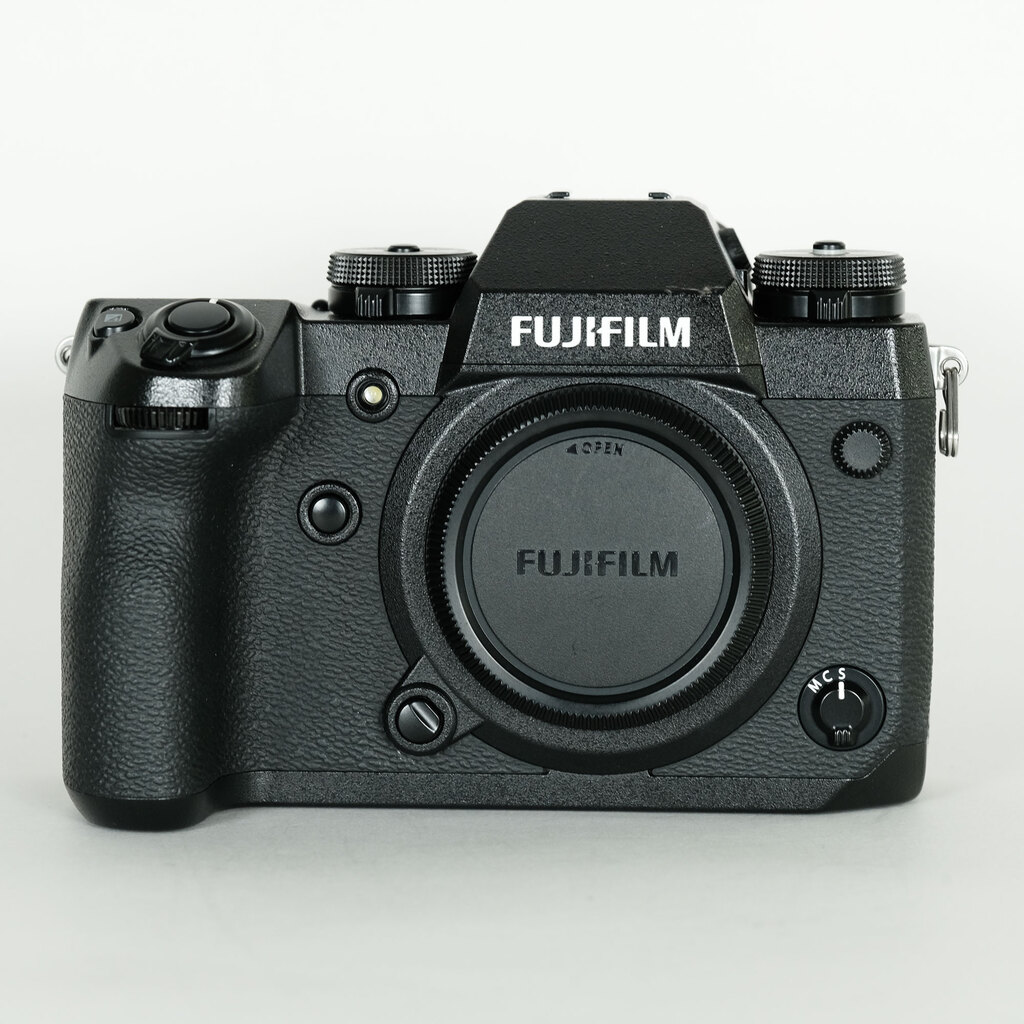 FUJIFILM X-H1
