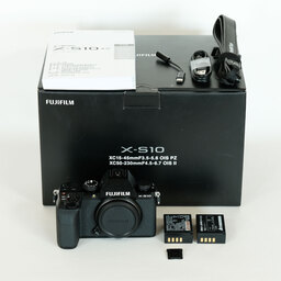 FUJIFILM X-S10