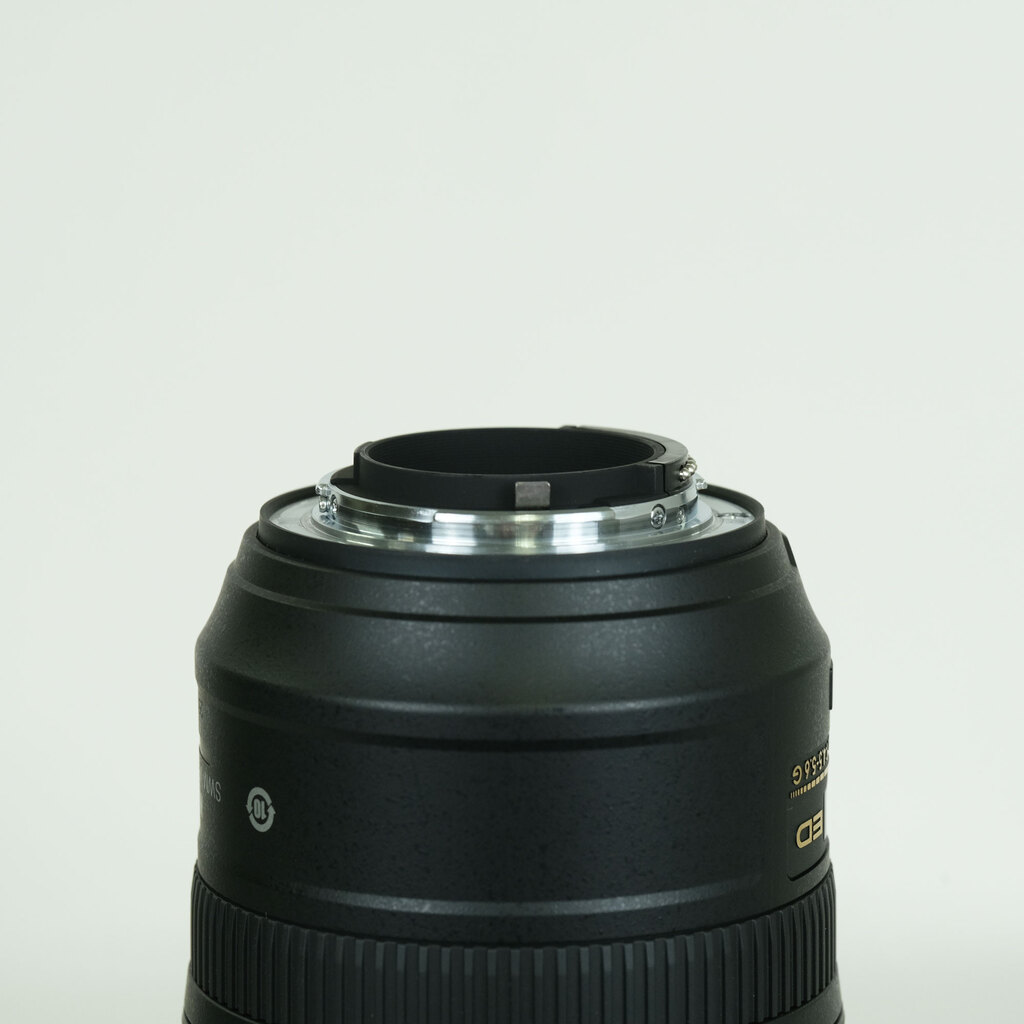 Nikon AF-S VR Zoom-Nikkor 70-300mm F4.5-5.6G IF-ED Nikon AF-S VR Zoom-Nikkor 70-300mm F4.5-5.6G IF-ED