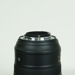 Nikon AF-S VR Zoom-Nikkor 70-300mm F4.5-5.6G IF-ED Nikon AF-S VR Zoom-Nikkor 70-300mm F4.5-5.6G IF-ED