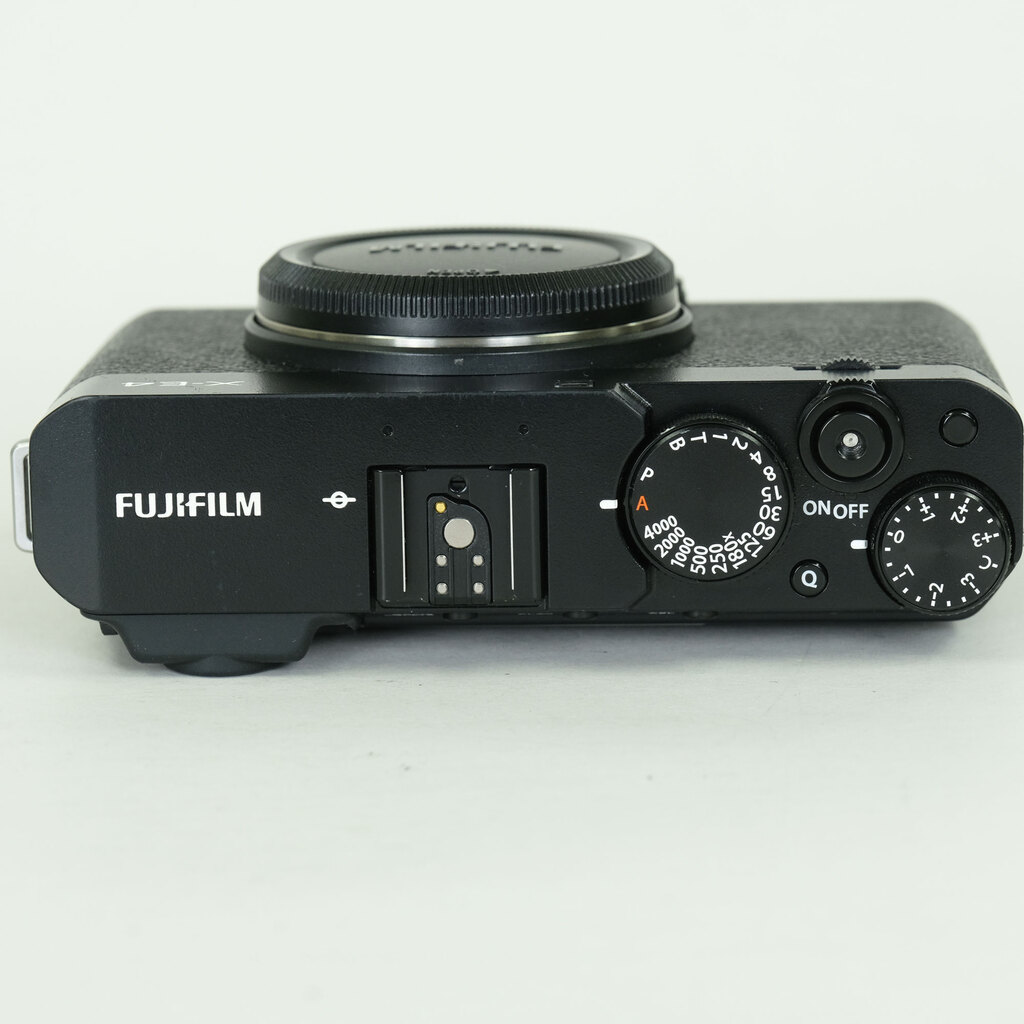FUJIFILM X-E4