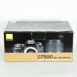 Nikon D7500