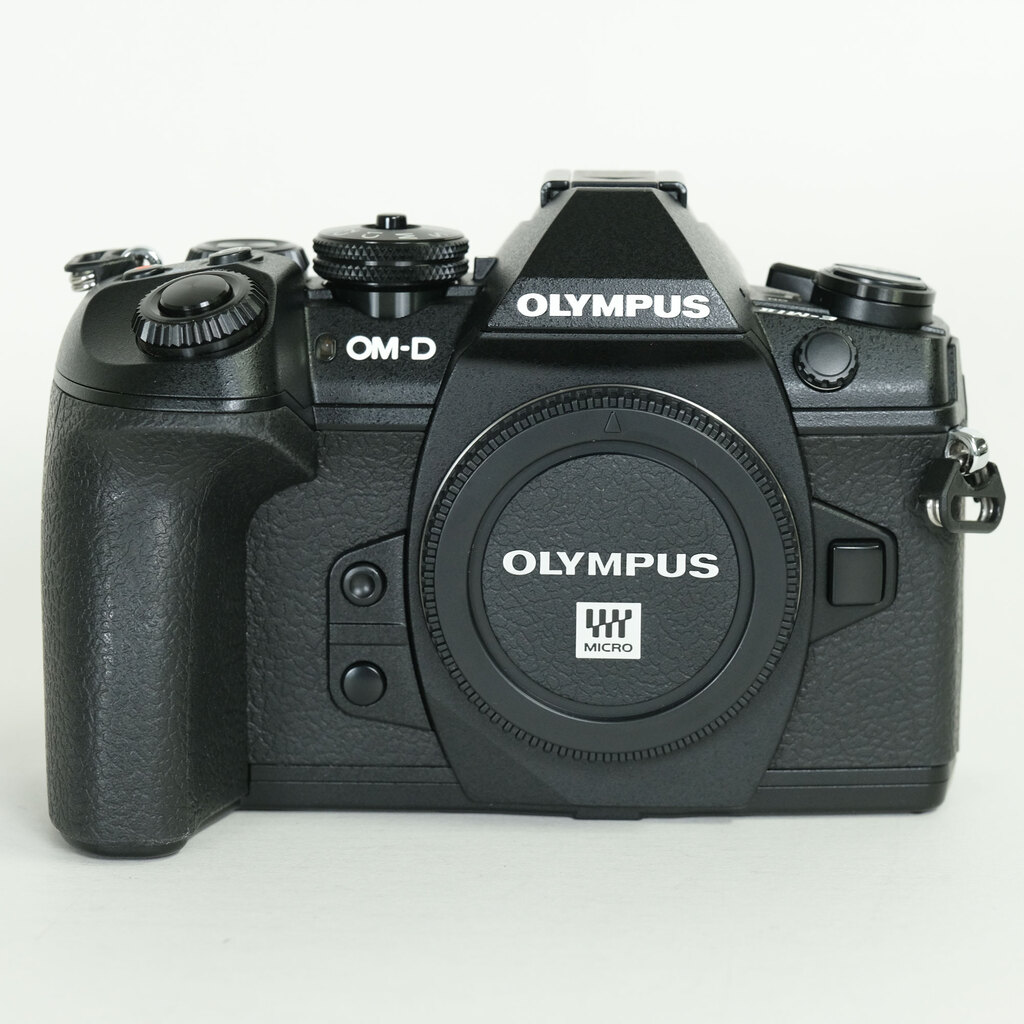 OLYMPUS OM-D E-M1 Mark II