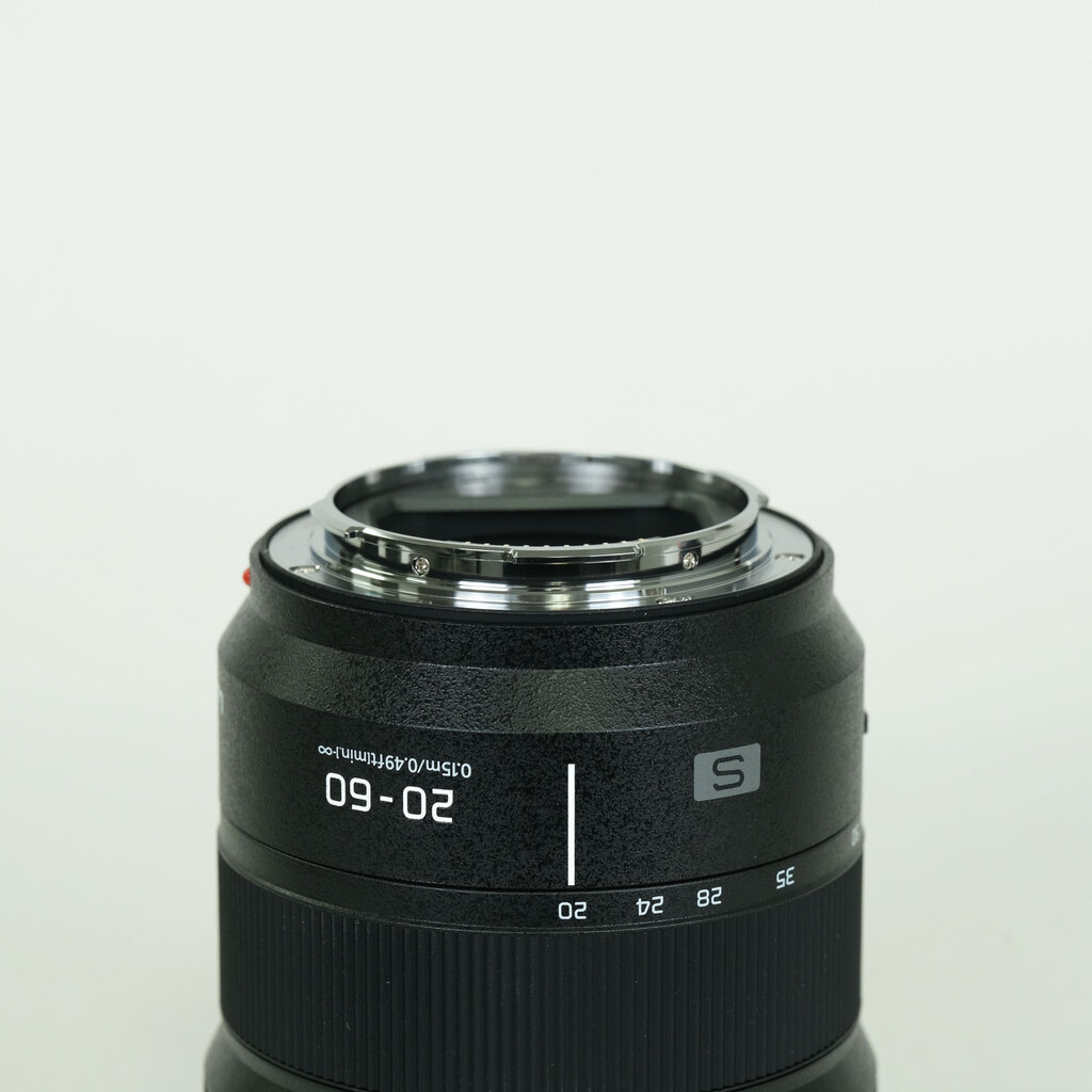 Panasonic LUMIX S 20-60mm F3.5-5.6 Panasonic LUMIX S 20-60mm F3.5-5.6