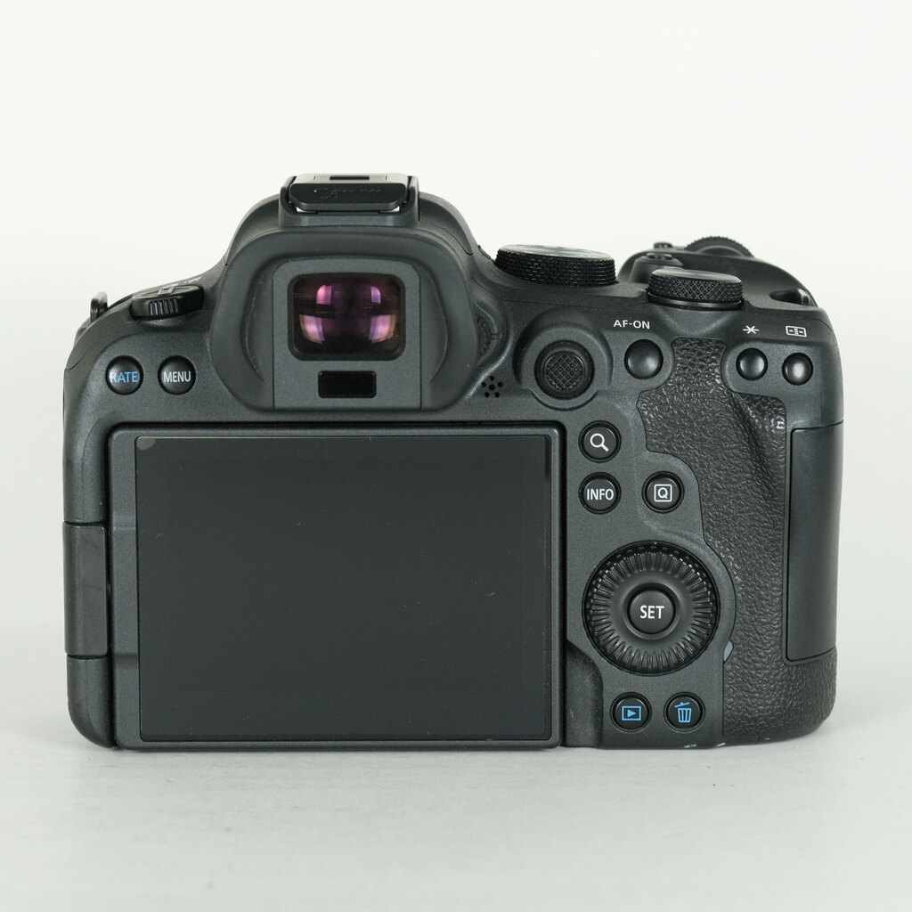 Canon EOS R6 Mark II [�{�f�B]