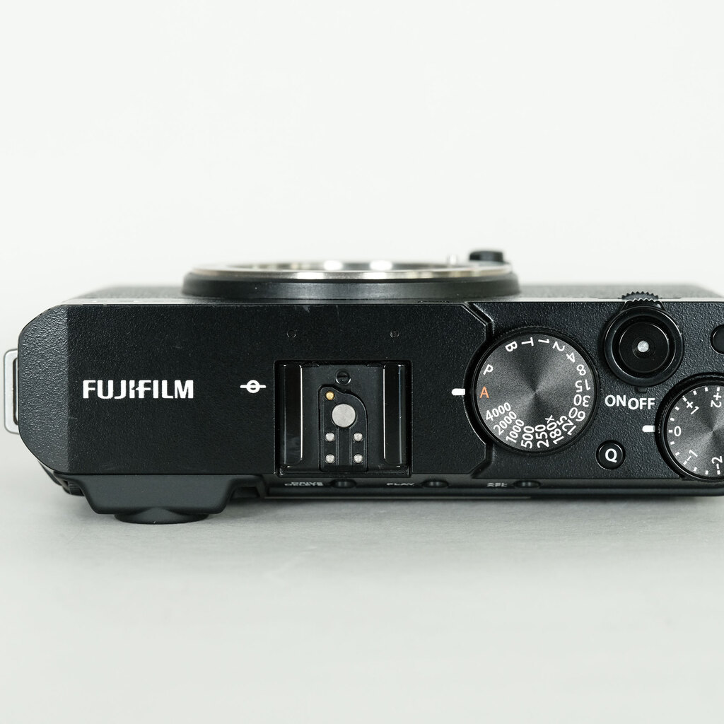 FUJIFILM X-E4