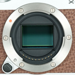 FUJIFILM X-A1 ボディ ブラウン