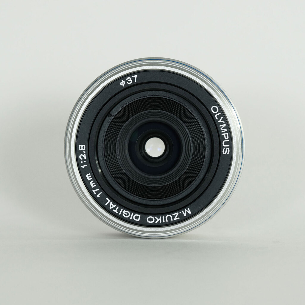 OLYMPUS M.ZUIKO DIGITAL 17mm F2.8 シルバー OLYMPUS M.ZUIKO DIGITAL 17mm F2.8 シルバー