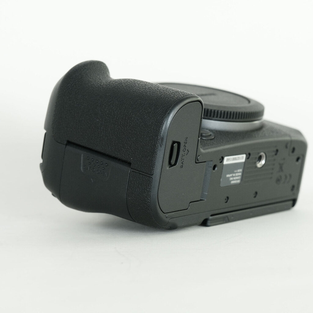 Canon EOS R6 Mark II Canon EOS R6 Mark II