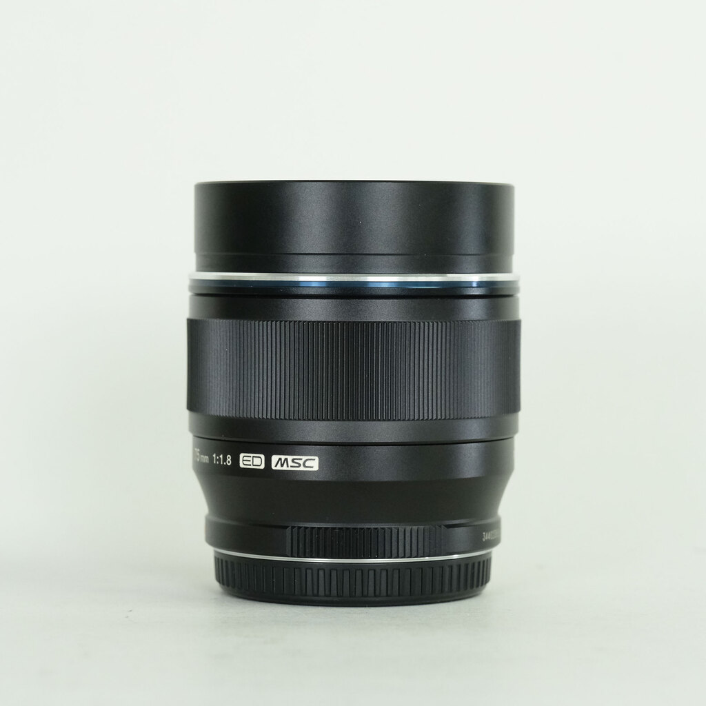 OLYMPUS M.ZUIKO DIGITAL ED 75mm F1.8の出品 | ONE SCENE（ワンシーン）