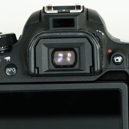 Canon EOS 9000D