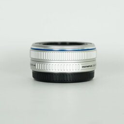 OLYMPUS M.ZUIKO DIGITAL 17mm F2.8 シルバー