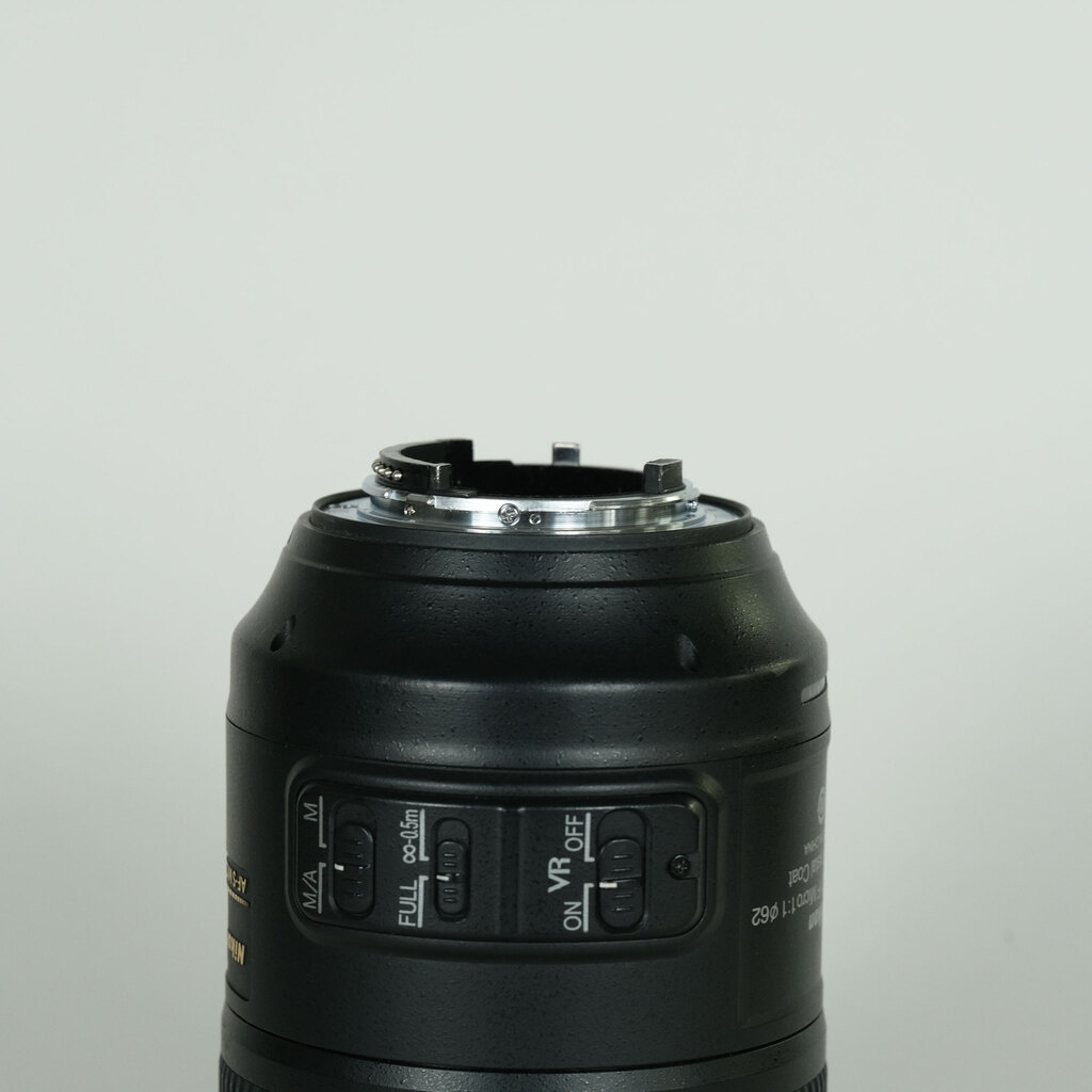 Nikon AF-S VR Micro-Nikkor 105mm f/2.8G IF-ED Nikon AF-S VR Micro-Nikkor 105mm f/2.8G IF-ED