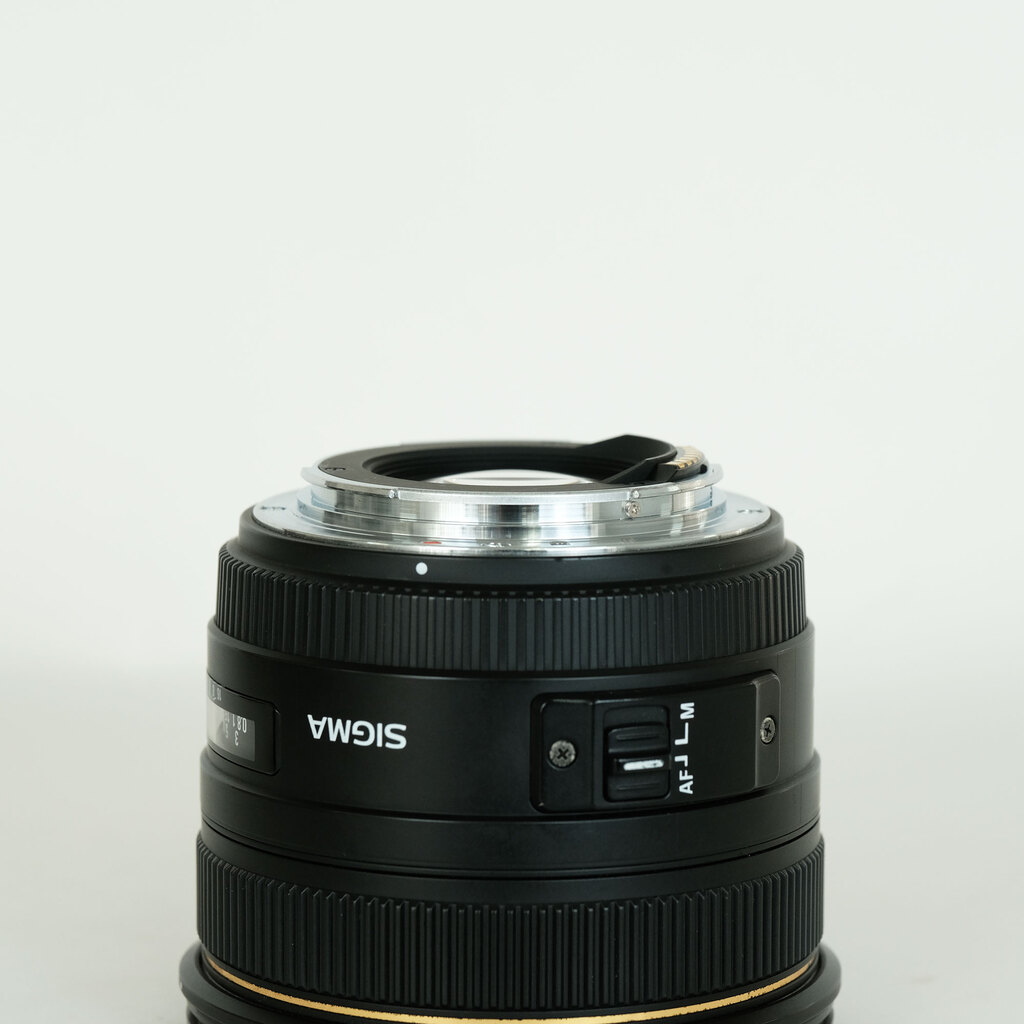 SIGMA 50mm F1.4 EX DG HSM (キヤノンEF用) SIGMA 50mm F1.4 EX DG HSM (キヤノンEF用)