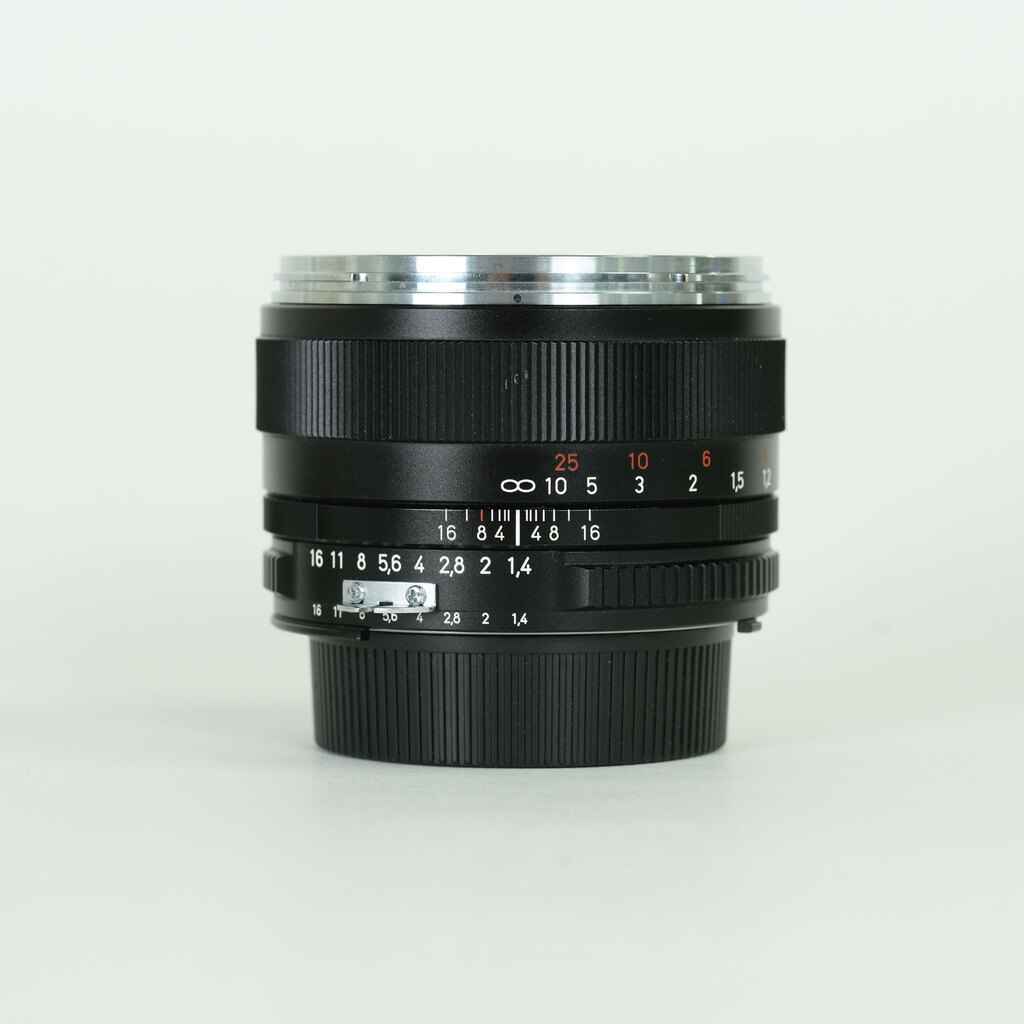 Carl Zeiss Planar T* 50mm F1.4 ZF [ニコンF用]