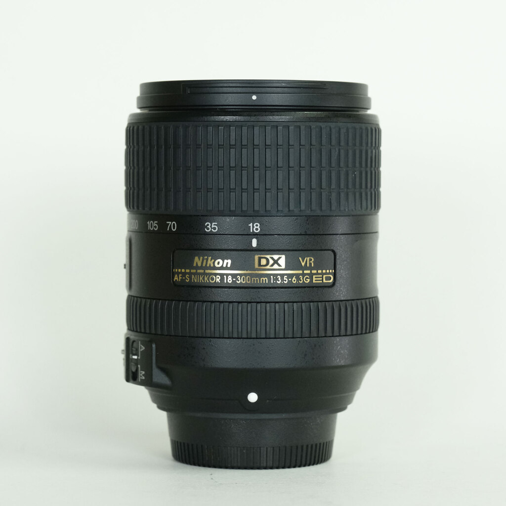 Nikon AF-S DX NIKKOR 18-300mm f/3.5-6.3G ED VR Nikon AF-S DX NIKKOR 18-300mm f/3.5-6.3G ED VR