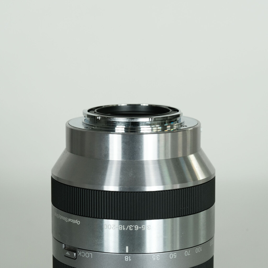 SONY E18-200mm F3.5-6.3 OSS SEL18200