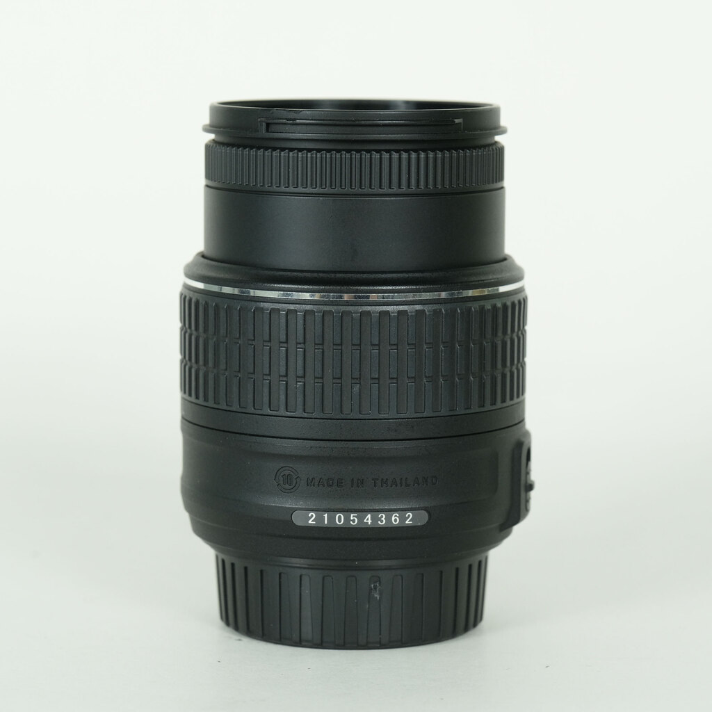 Nikon AF-S DX NIKKOR 18-55mm f3.5-5.6G VR II Nikon AF-S DX NIKKOR 18-55mm f3.5-5.6G VR II