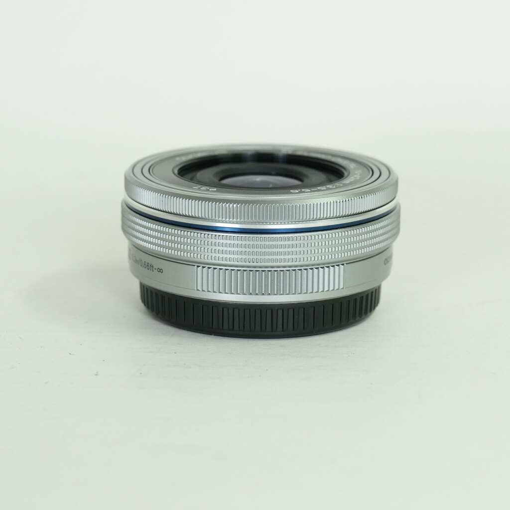 OLYMPUS M.ZUIKO DIGITAL ED 14-42mm F3.5-5.6 EZ シルバー