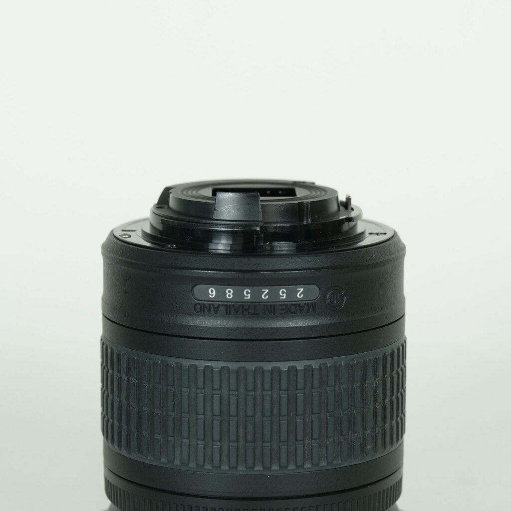 Nikon AF-P DX NIKKOR 10-20mm F4.5-5.6G VR Nikon AF-P DX NIKKOR 10-20mm F4.5-5.6G VR