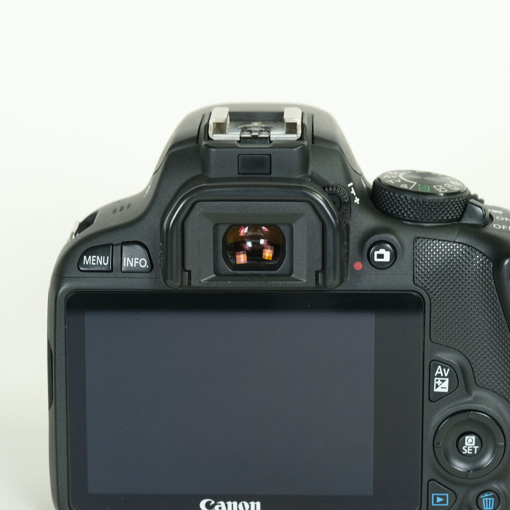 Canon EOS Kiss X7