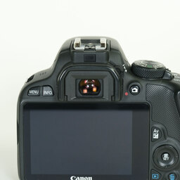 Canon EOS Kiss X7