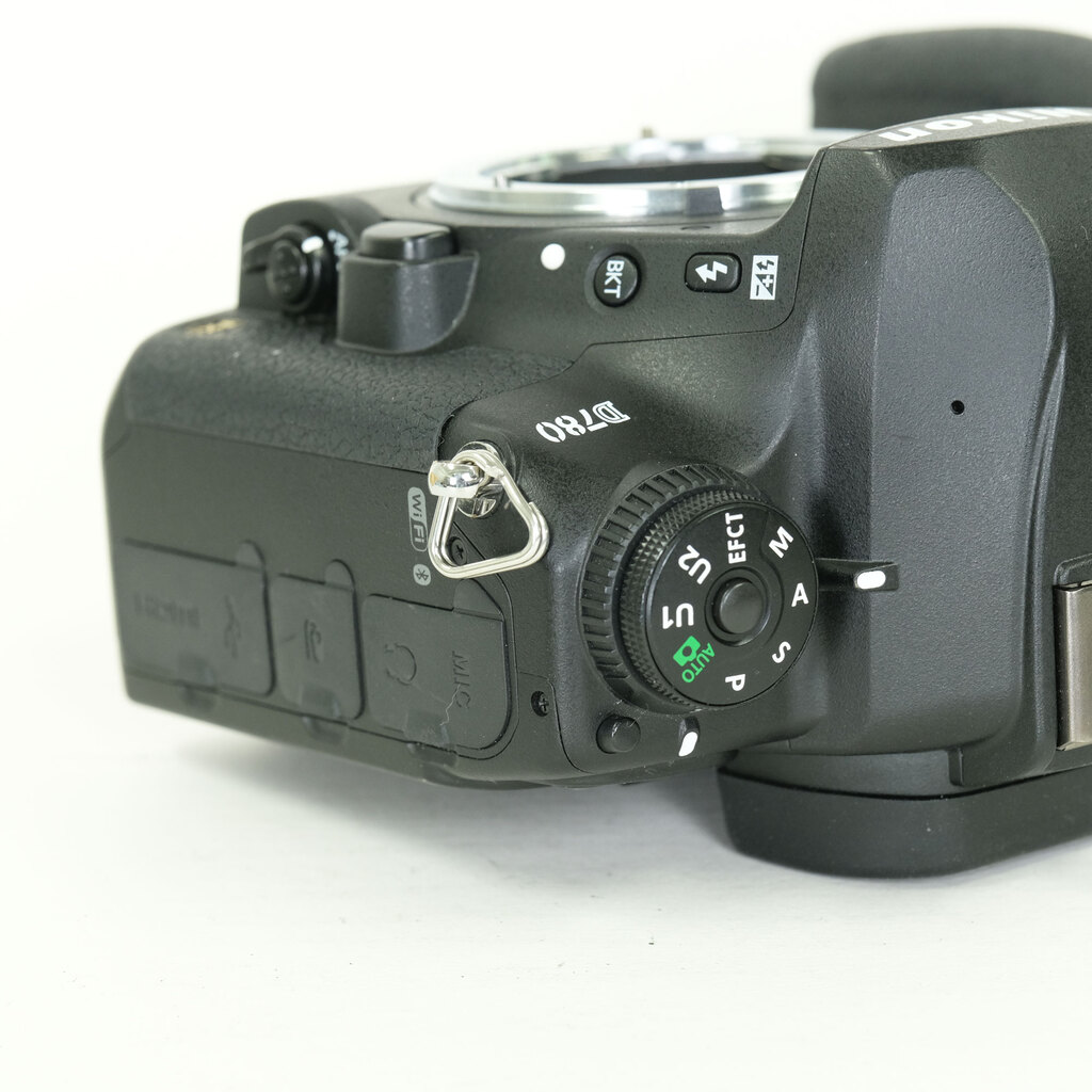 Nikon D780
