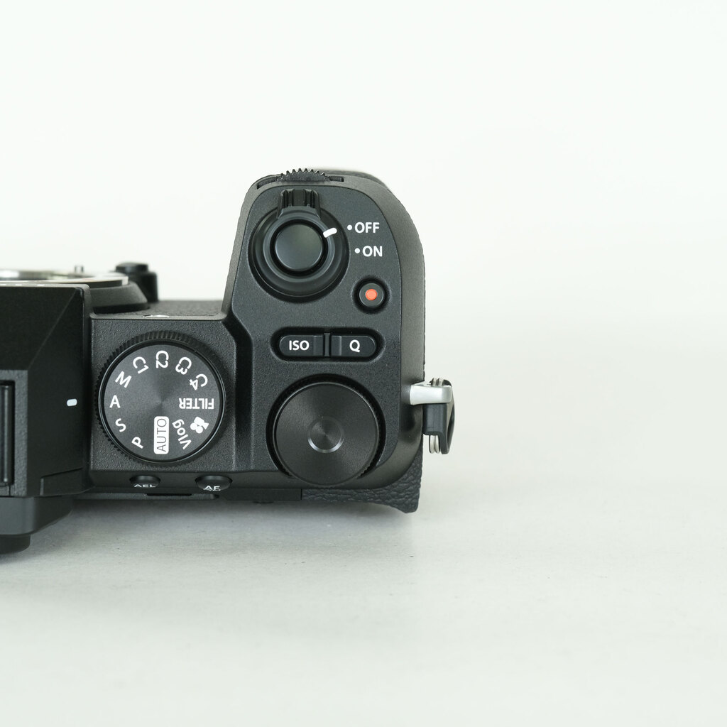 FUJIFILM X-S20