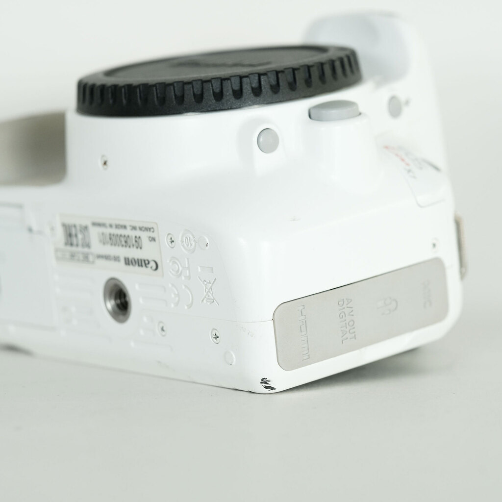 Canon EOS Kiss X7 ボディ ホワイト