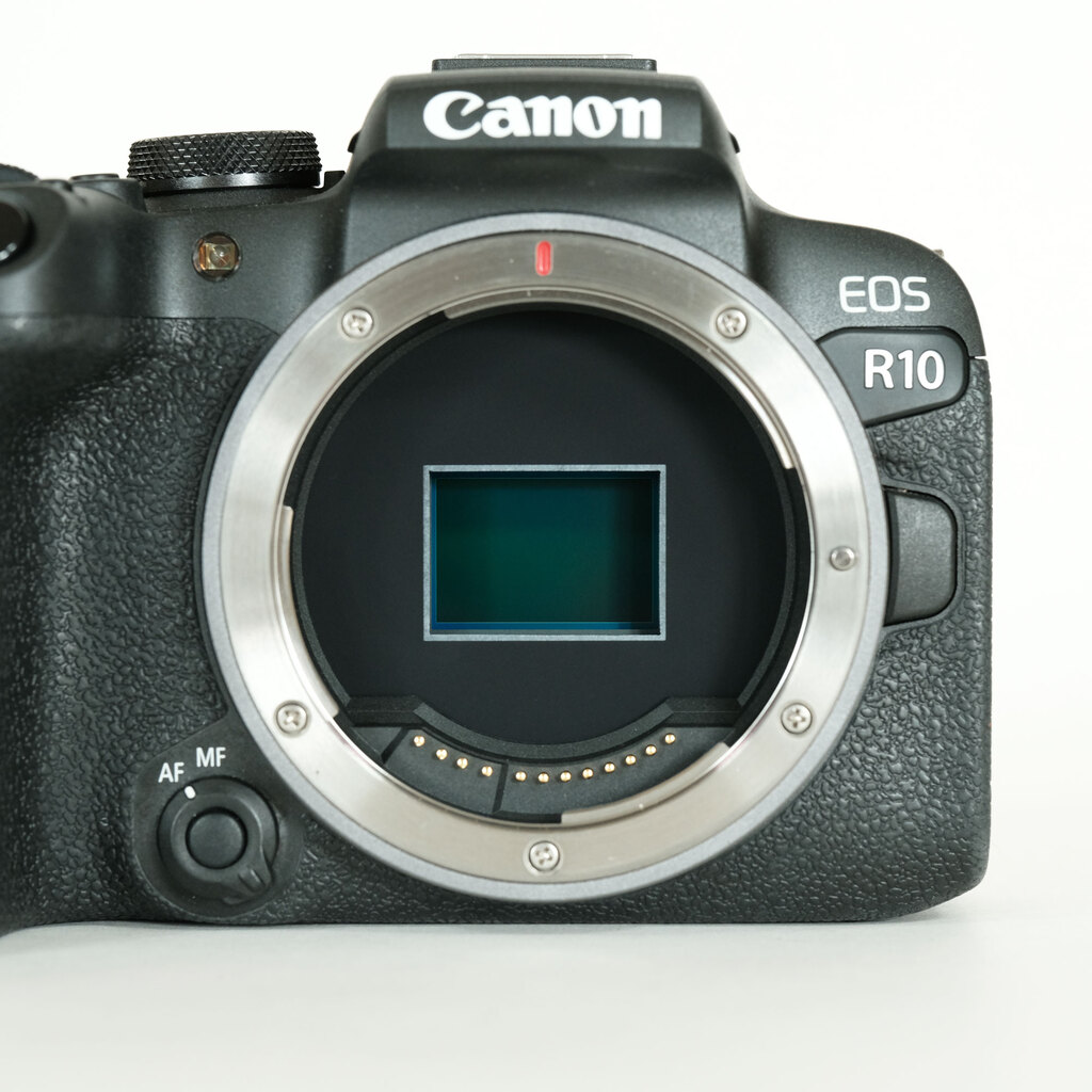 Canon EOS R10