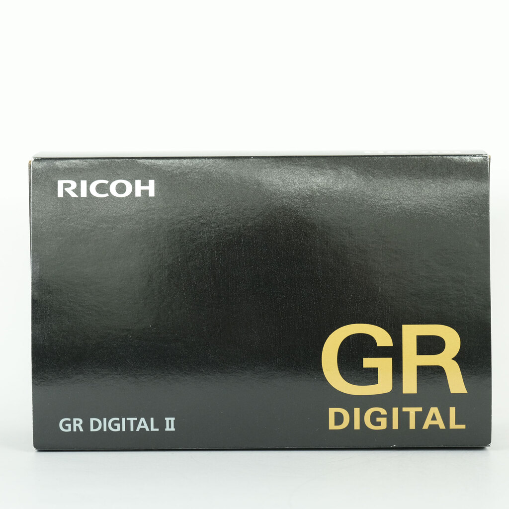 RICOH GR DIGITAL IIの出品 | ONE SCENE（ワンシーン）