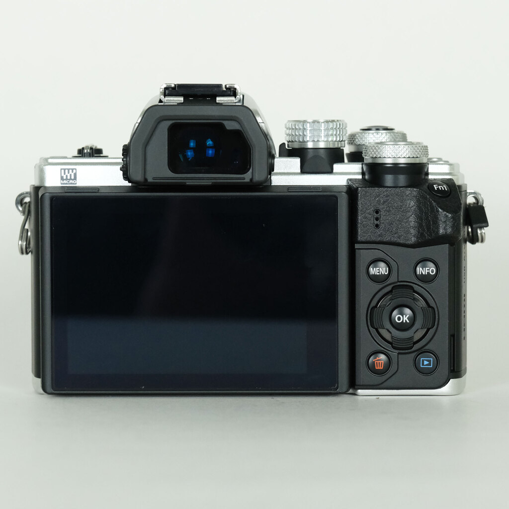 OLYMPUS OM-D E-M10 Mark II