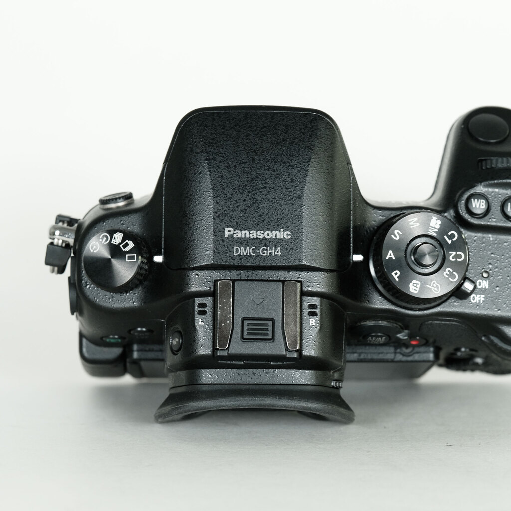 Panasonic LUMIX DMC-GH4
