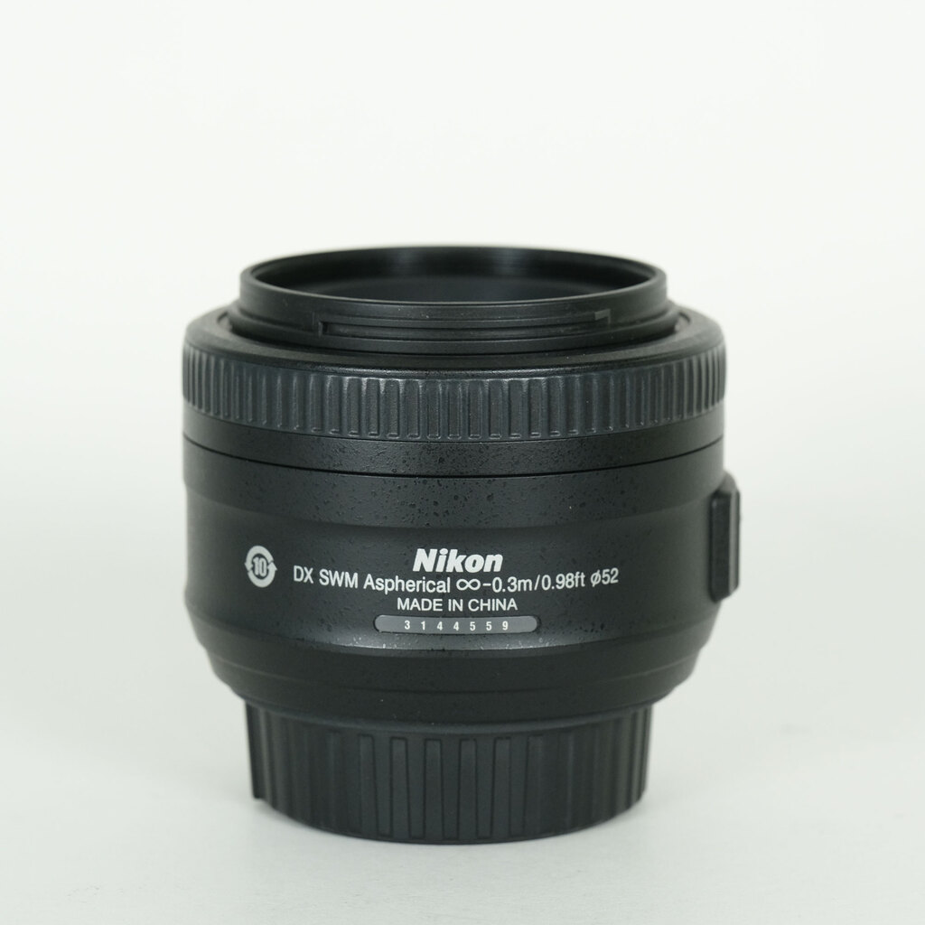 Nikon AF-S DX NIKKOR 35mm f/1.8G Nikon AF-S DX NIKKOR 35mm f/1.8G