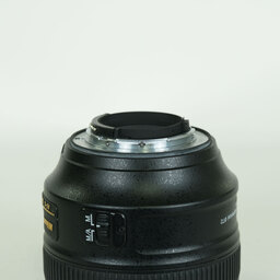 Nikon AF-S NIKKOR 58mm f/1.4G Nikon AF-S NIKKOR 58mm f/1.4G