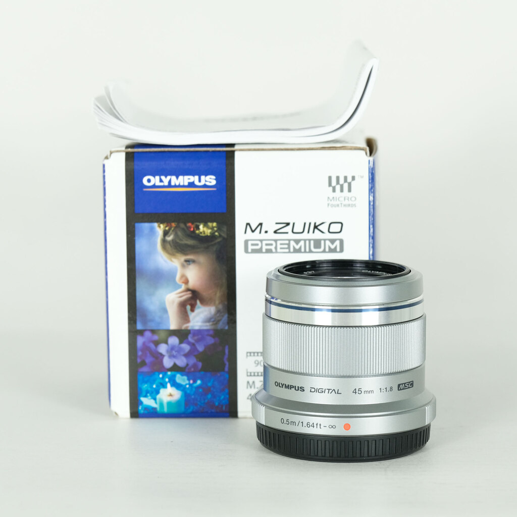OLYMPUS M.ZUIKO DIGITAL 45mm F1.8の出品 | ONE SCENE（ワンシーン）