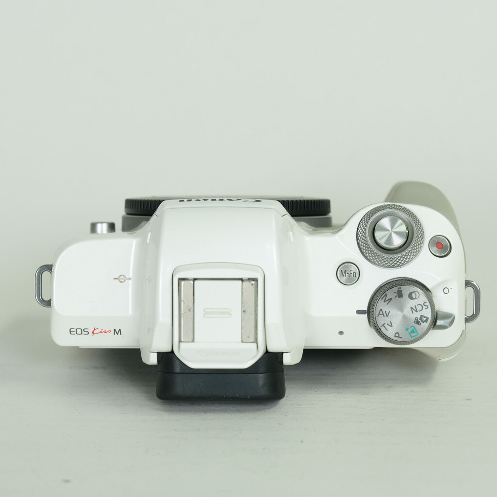 Canon EOS Kiss M