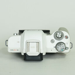 Canon EOS Kiss M