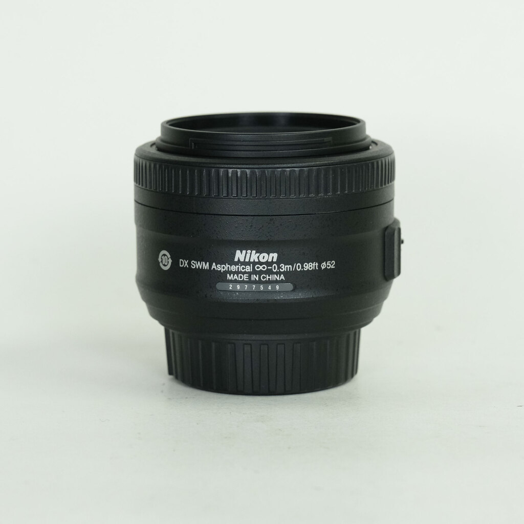 Nikon AF-S DX NIKKOR 35mm f/1.8G Nikon AF-S DX NIKKOR 35mm f/1.8G