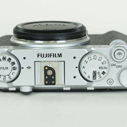 FUJIFILM X-M5