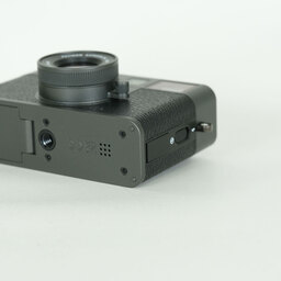 FUJIFILM X half X-HF1