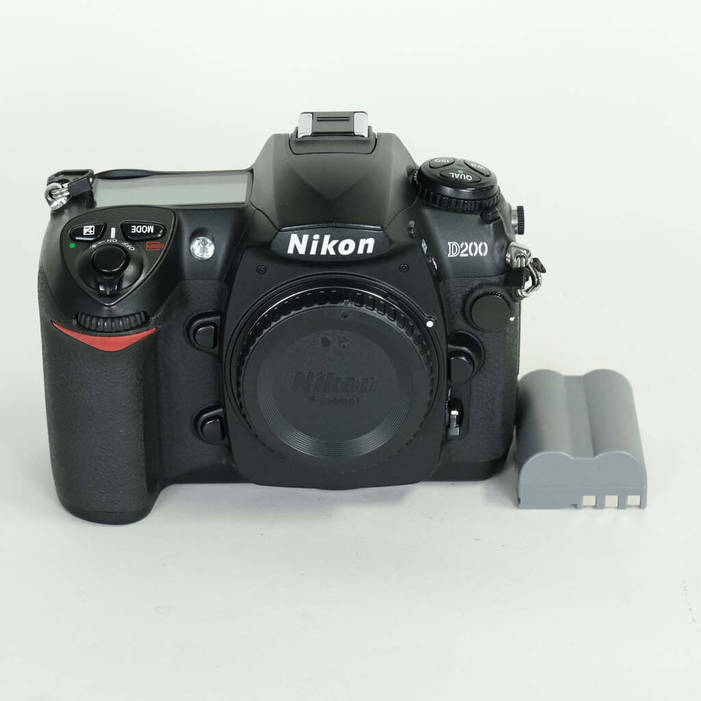 Nikon D200 ボディ