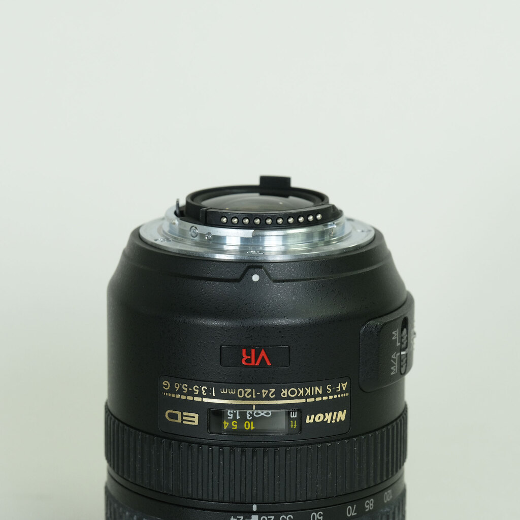 Nikon AF-S VR Zoom-Nikkor 24-120mm F3.5-5.6G IF-ED Nikon AF-S VR Zoom-Nikkor 24-120mm F3.5-5.6G IF-ED
