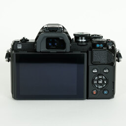 【ジャンク品】OLYMPUS OM-D E-M10 眼レフ 起動不可 ジャンク品】OLYMPUS OM-D E-M10 眼レフ 起動不可