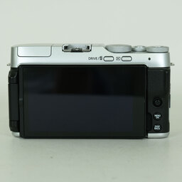 FUJIFILM X-A7 ボディ シルバー
