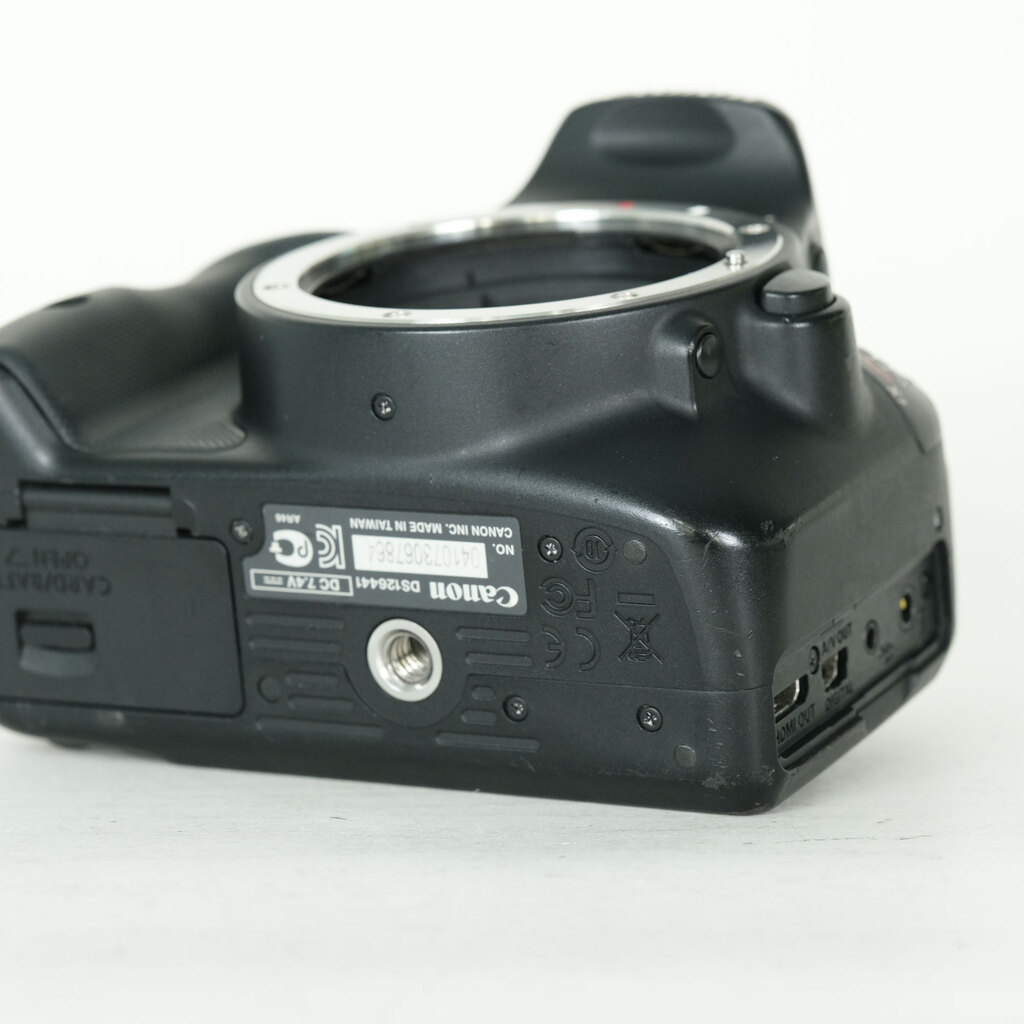 Canon EOS Kiss X7