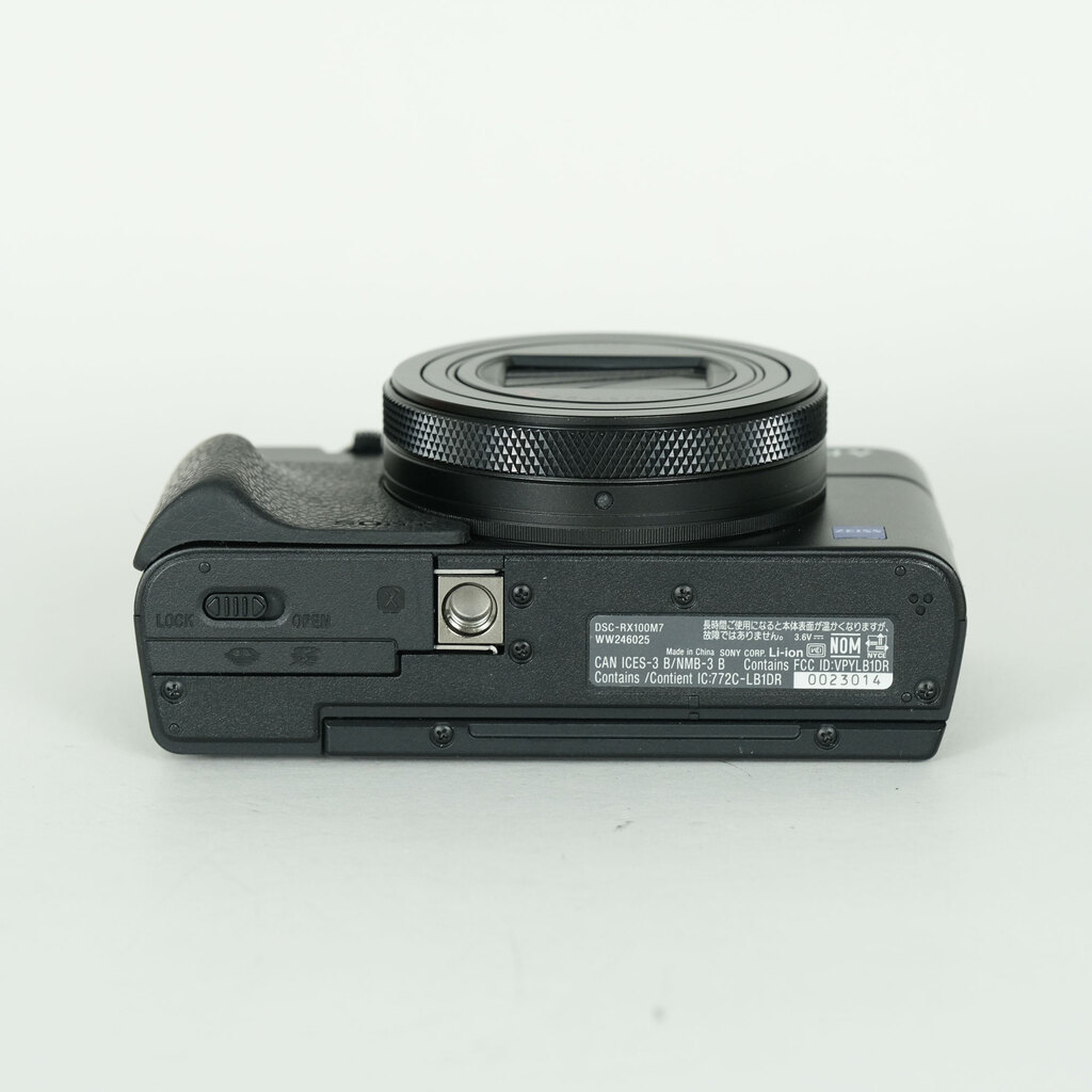 SONY Cyber-shot DSC-RX100M7の出品 | ONE SCENE（ワンシーン）